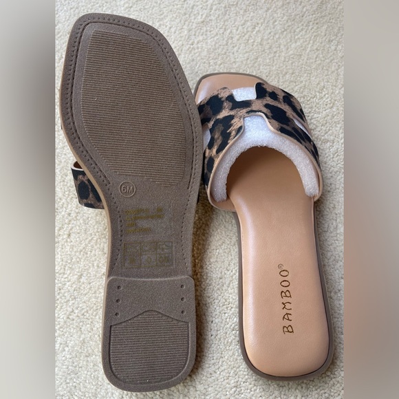 Sandals - Picture 2 of 4